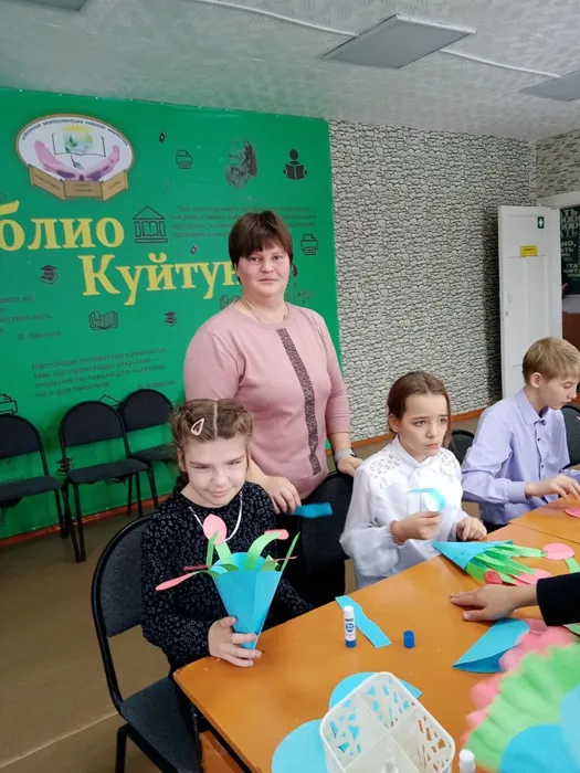 Кто сердцем для других живёт