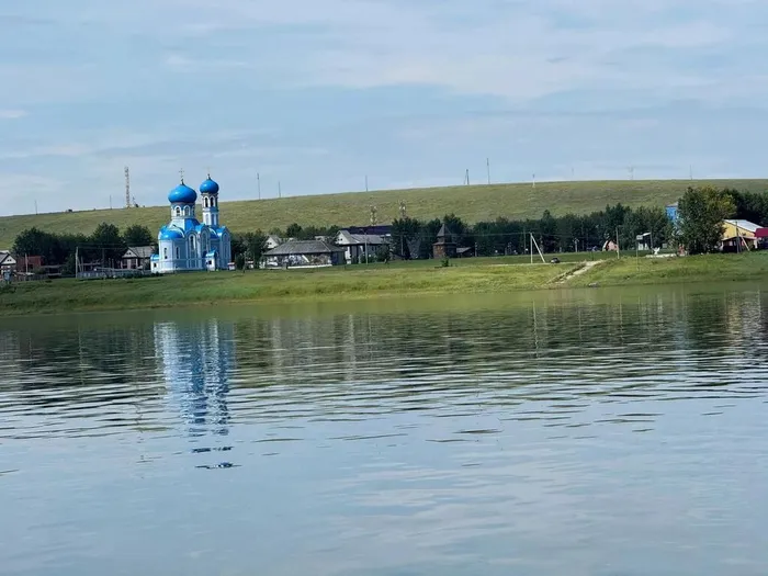 по ангаре