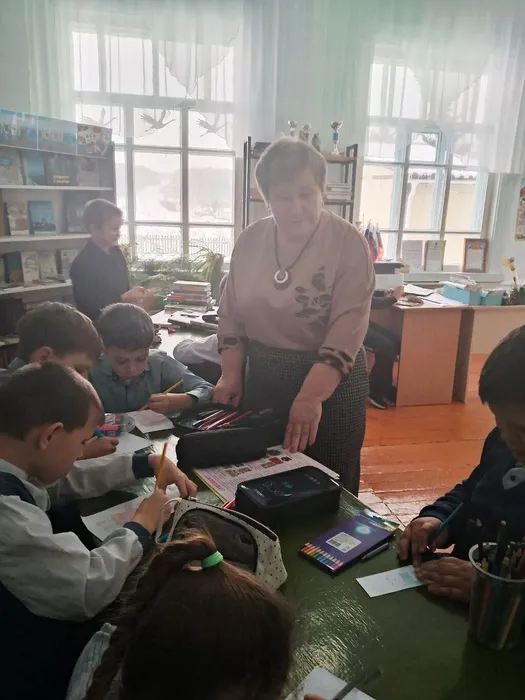 библиотекарь  Яценко