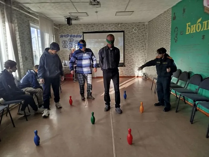 в слепую