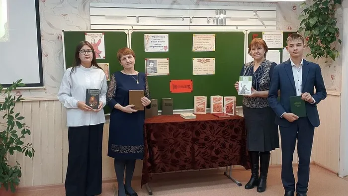 Столпенко   библиотекарь