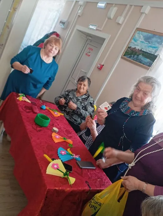 в марте есть (9)