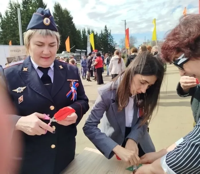 Красная гвоздика – цветок памяти